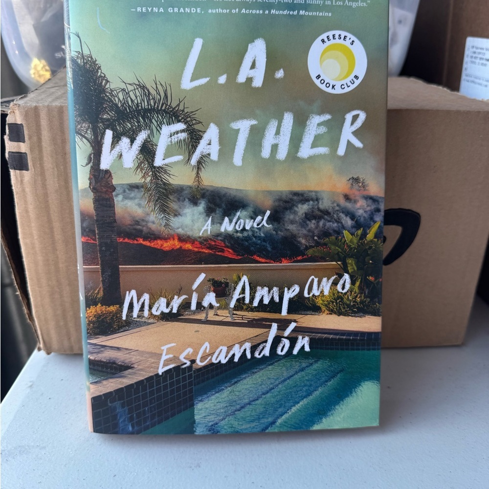 L.A. Weather by María Amparo Escandón — Green & Blue Cover